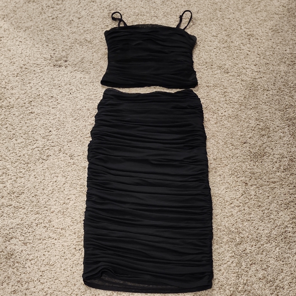 Express Body Contour Ruched Set - Picture 2 of 9